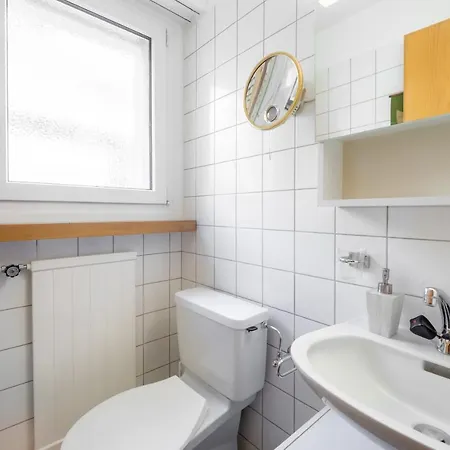 Laax Homes - Haus Ner A1 Apartamento Flims